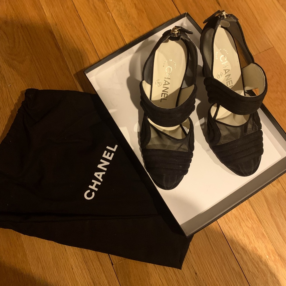 CHANEL Vintage Authentic Black Heels